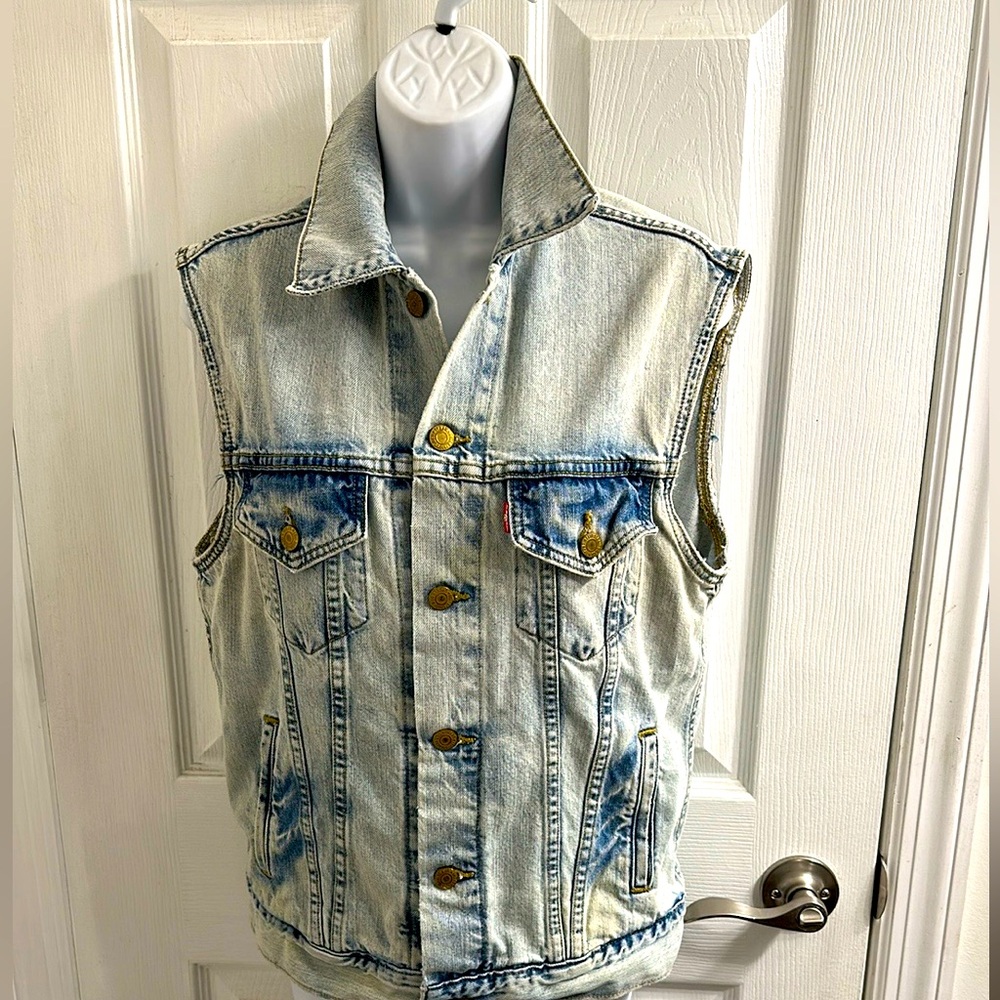 LEVI’S Vintage Denim Trucker’s Vest with Button Closure Size S